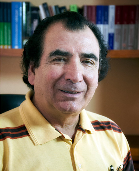 Dr. Carlos Alberto Reyes García
